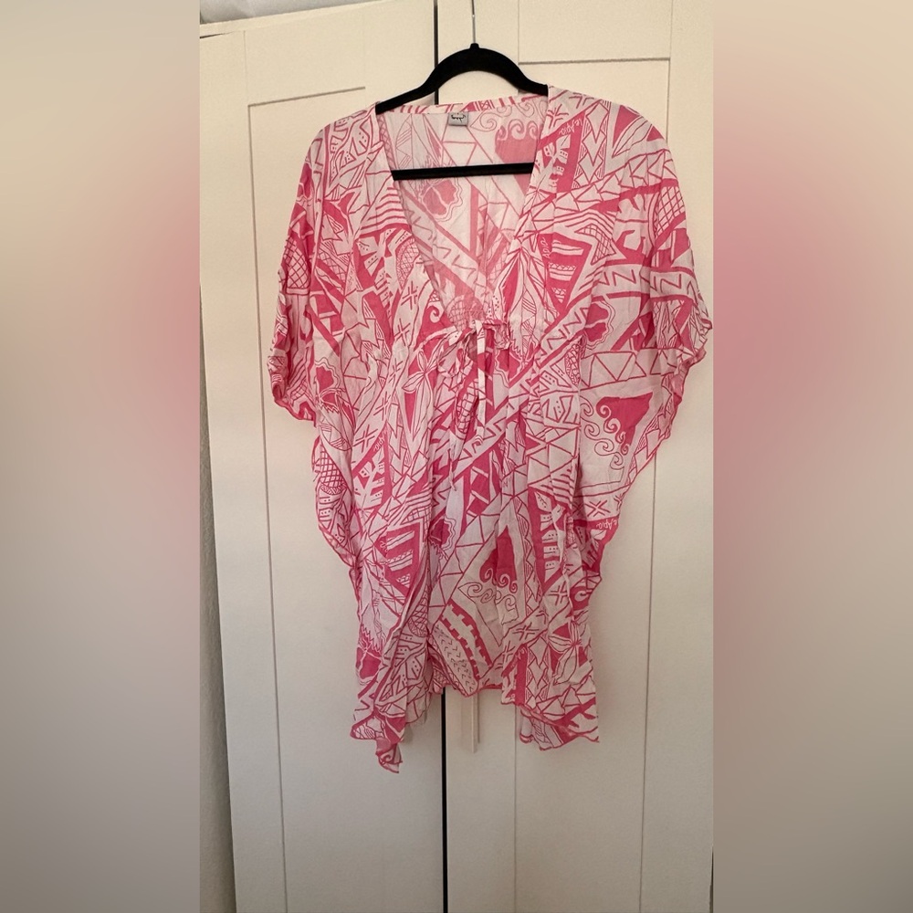Missing Polynesia Pink and White dress